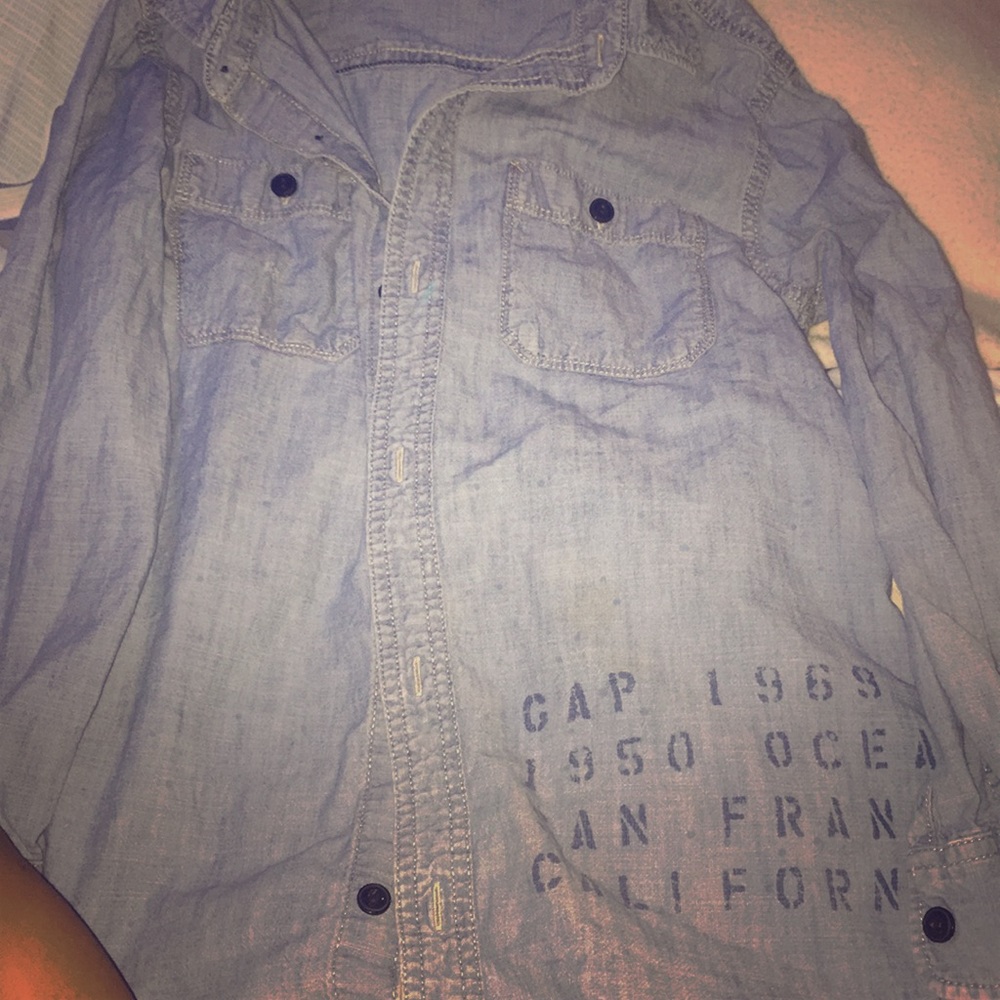 Gap shirt